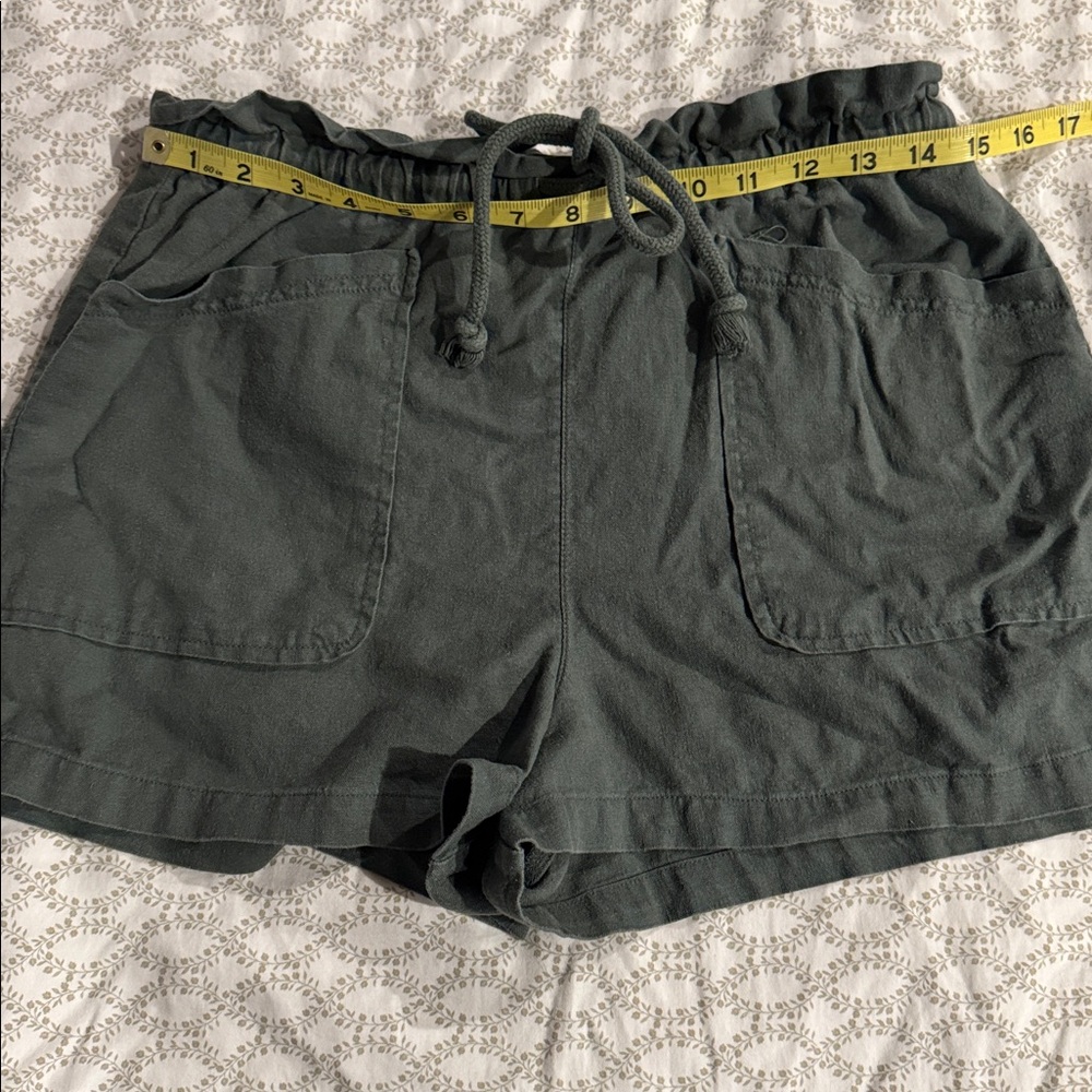 Universal thread linen blend Green Drawstring Shorts